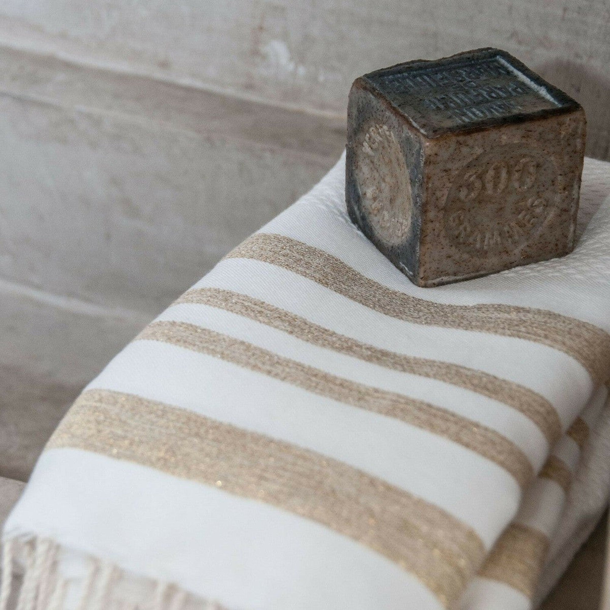 Hamptons - Foutas de Baño (1 Grande y 2 Pequeñas) - Blanco/Oro