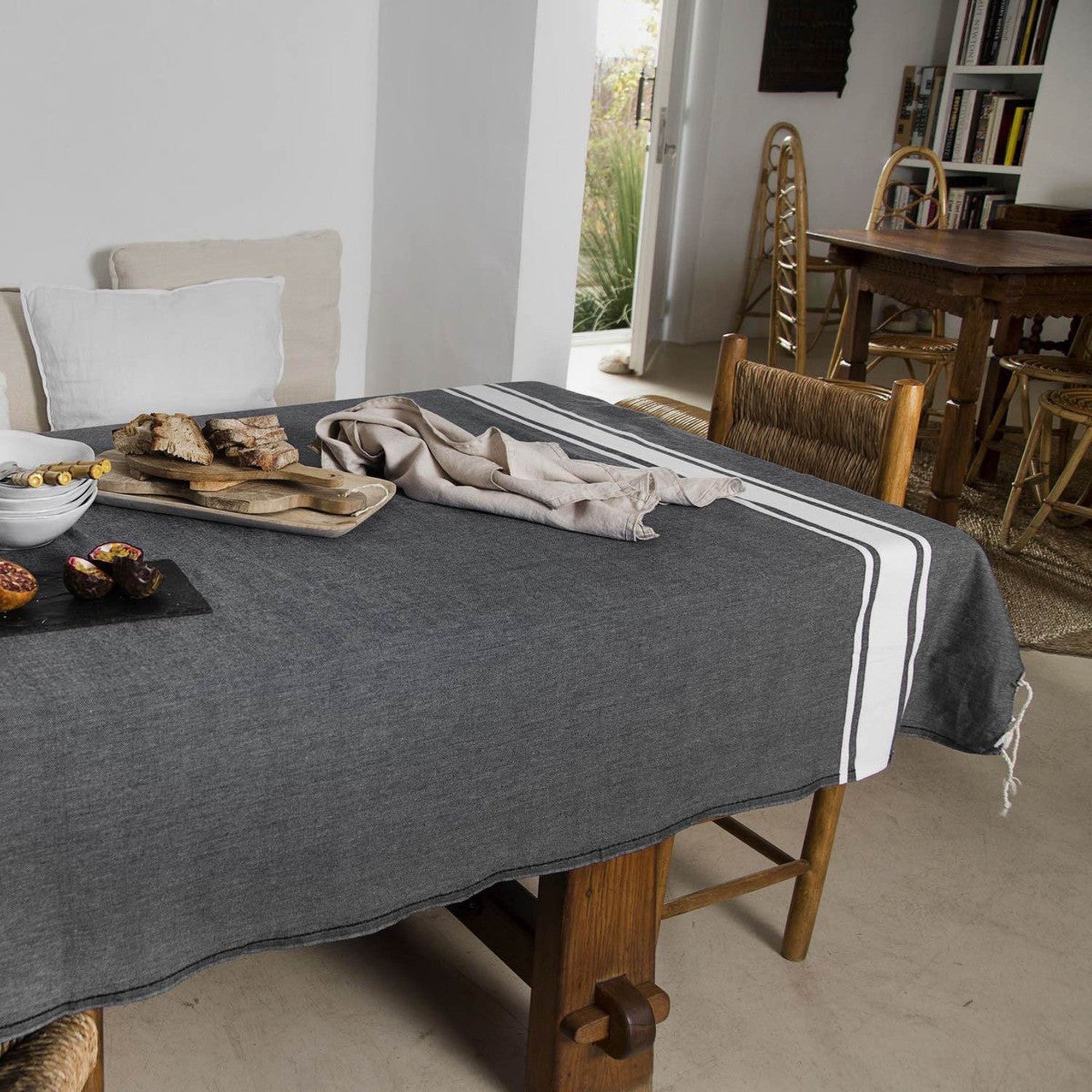 St Tropez - Mantel - Negro