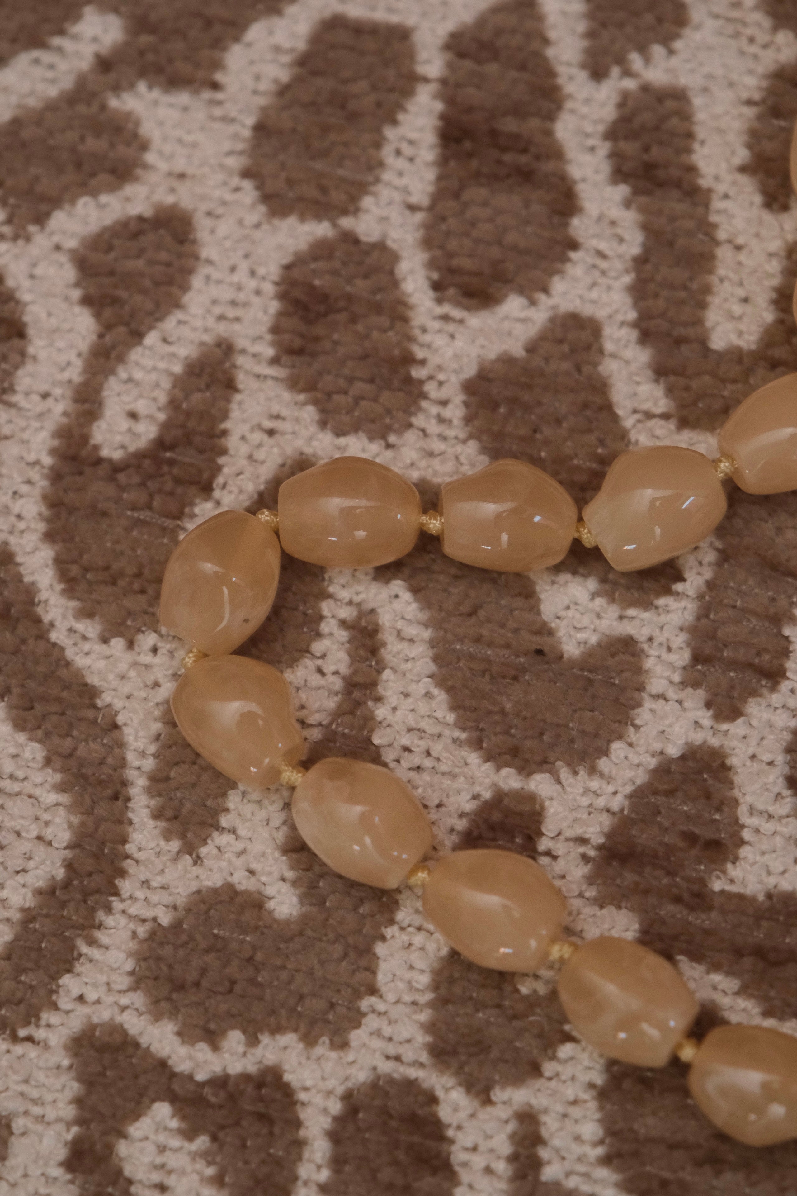 Chunky beige bead necklace