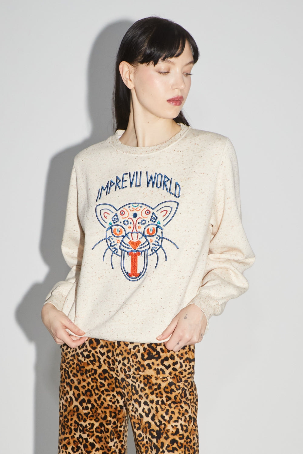 The Eddie Leo Embroidery Sweatshirt Beige