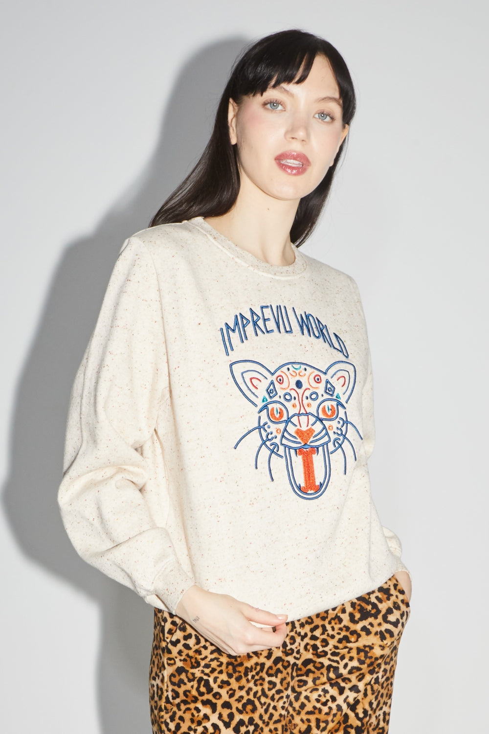 The Eddie Leo Embroidery Sweatshirt Beige