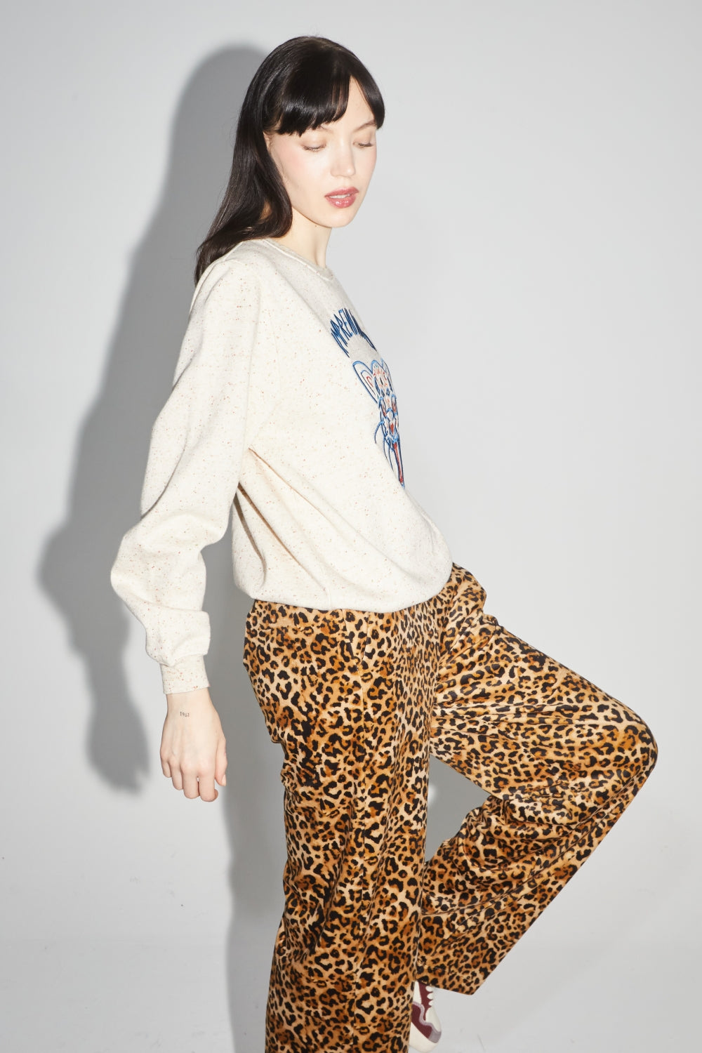 The Eddie Leo Embroidery Sweatshirt Beige