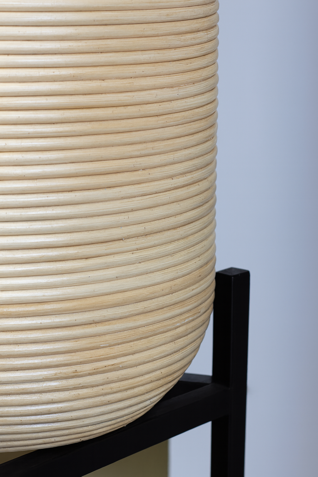 Lima – Übertopf Medium – Rattan/Metall – Schwarz