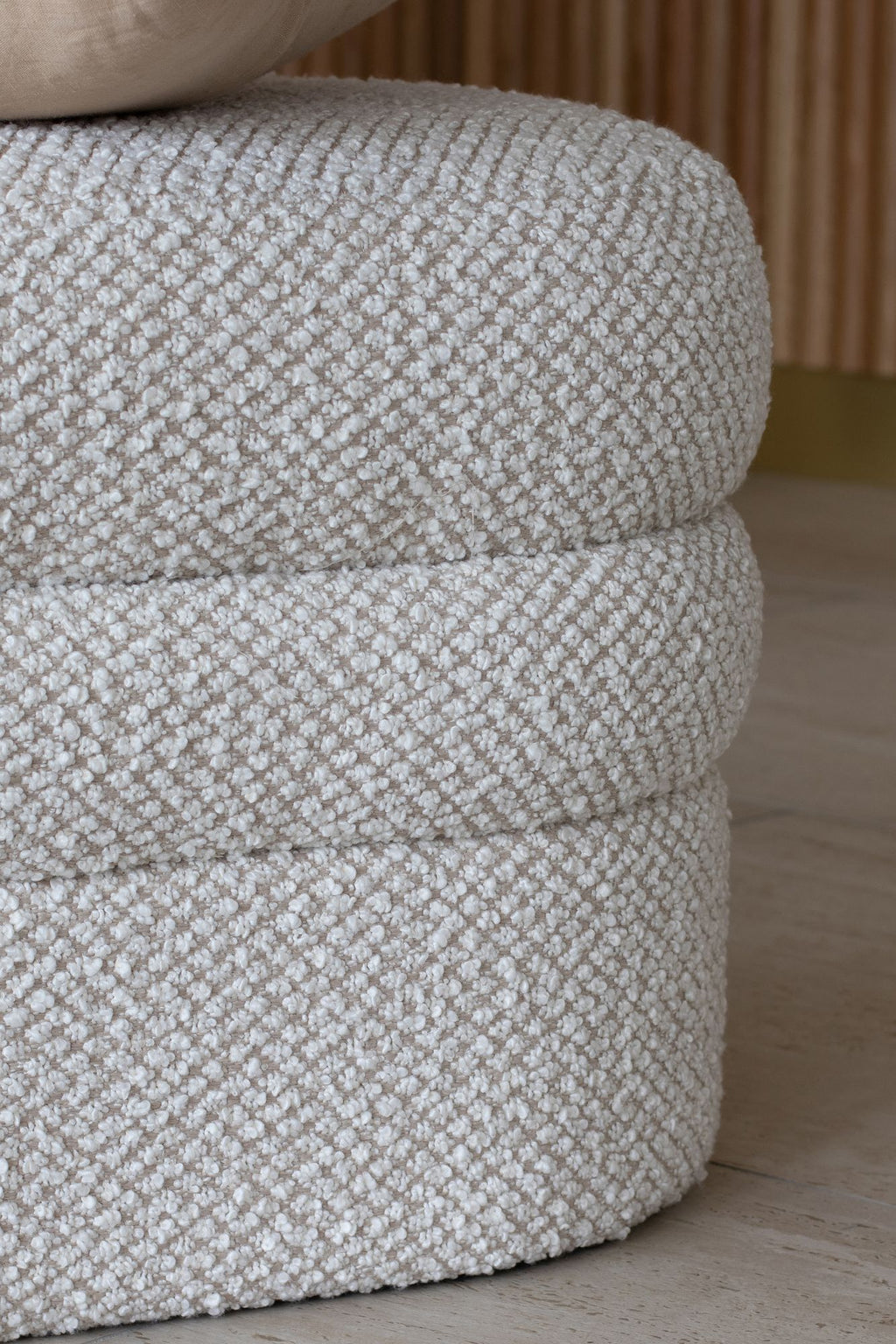 Ulysse - Pouf Oval - Bouclette/Bois - Beige