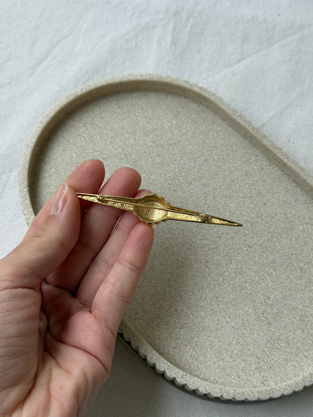 Vintage Brooch - Bar And Bow Shape
