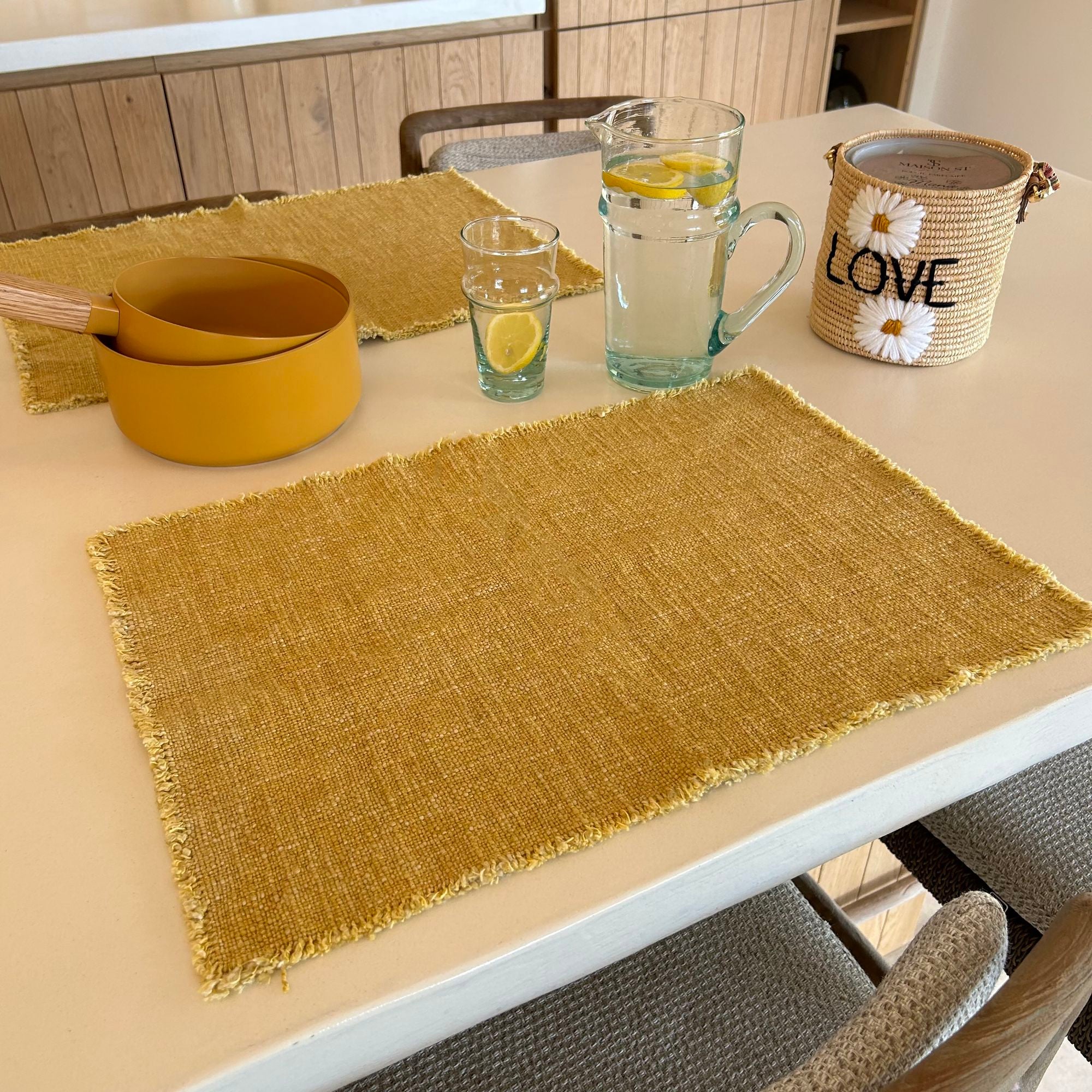 Juego de 4 manteles individuales con flecos Anoki de tejido liso amarillo Mimosa