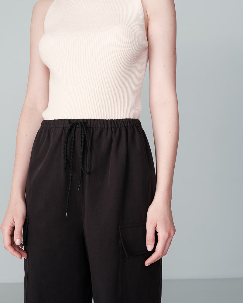BLACK TROUSERS NOW BLACK