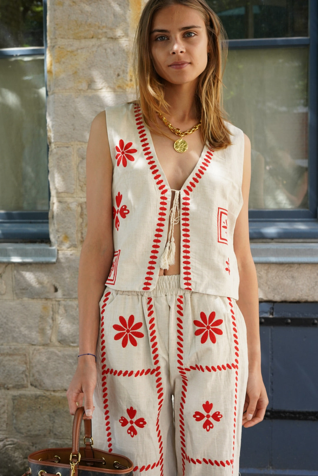 Gilet Sans Manche Côme Broderie Beige/Rouge