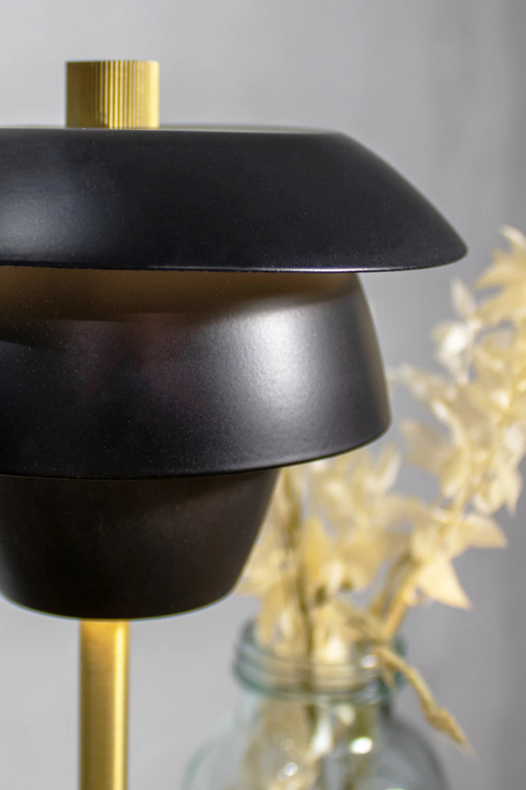Moxy Table Lamp In Black Metal