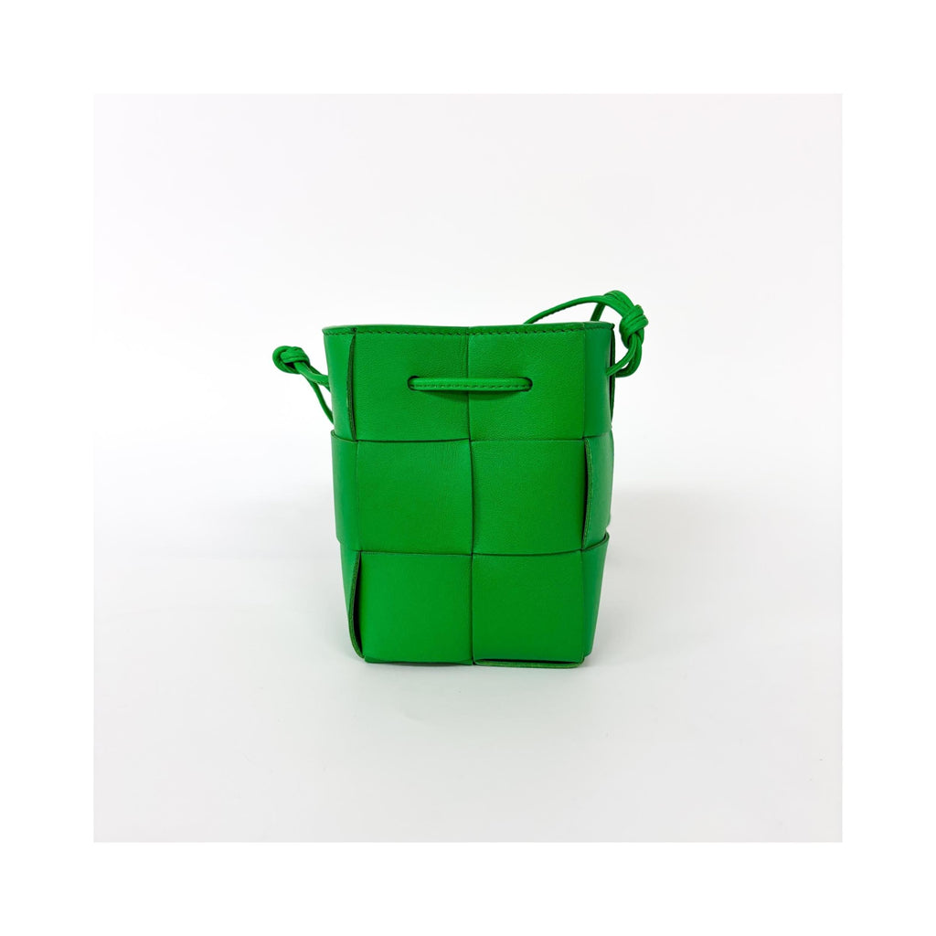 Bottega Veneta - Handväska Cassette Bucket Bag Mini Läder - Grön
