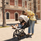 Silla de paseo urbana ligera y compacta Indy 3 Misty Beige