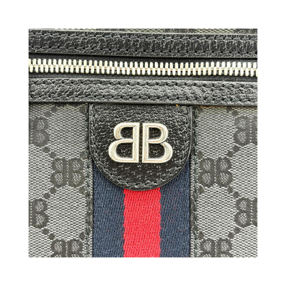 Gucci - Axelremsväska Balenciaga X The Hacker Project Zip Messenger Mini Canvas - Svart