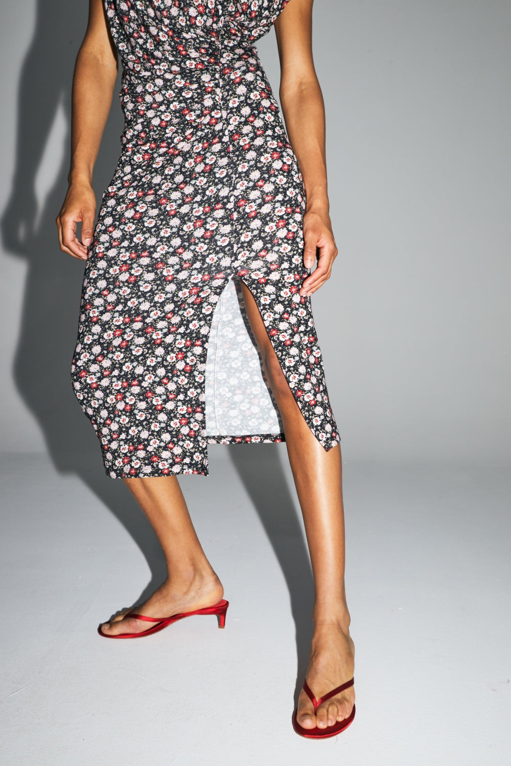 Vestido con estampado gitano floral rojo y rosa de Diane hecho en Italia