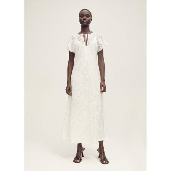 Robe Brodée Détails Ajourés