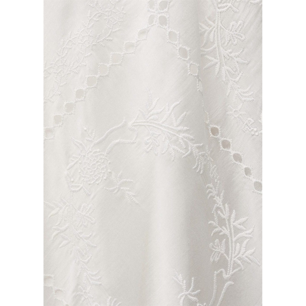Robe Brodée Détails Ajourés