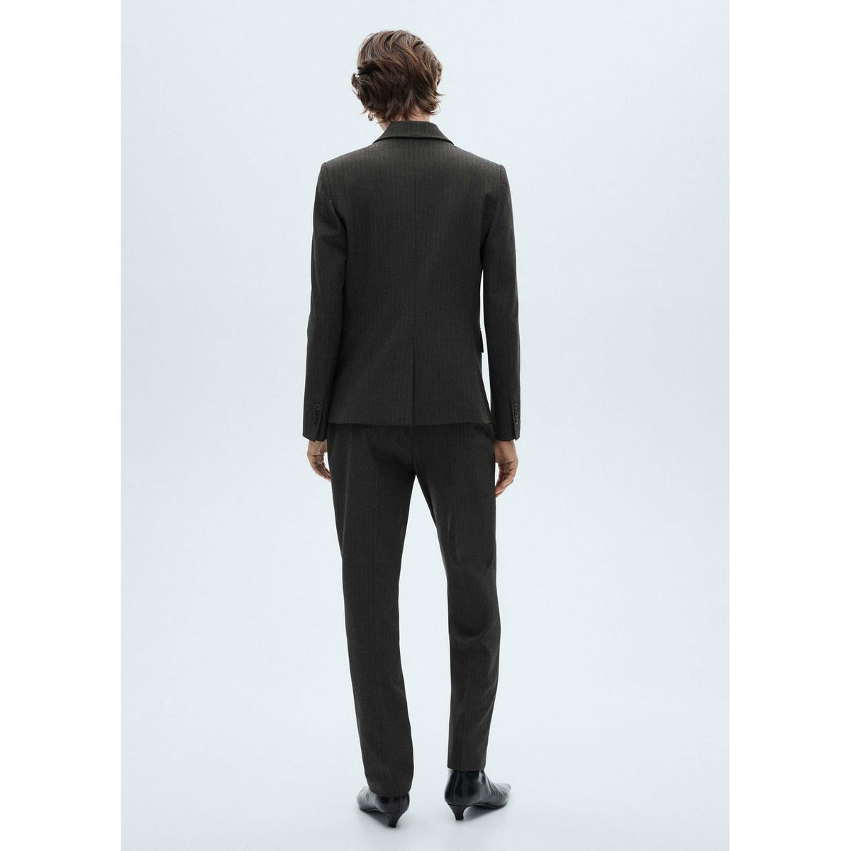 mango-woman-87030453-96