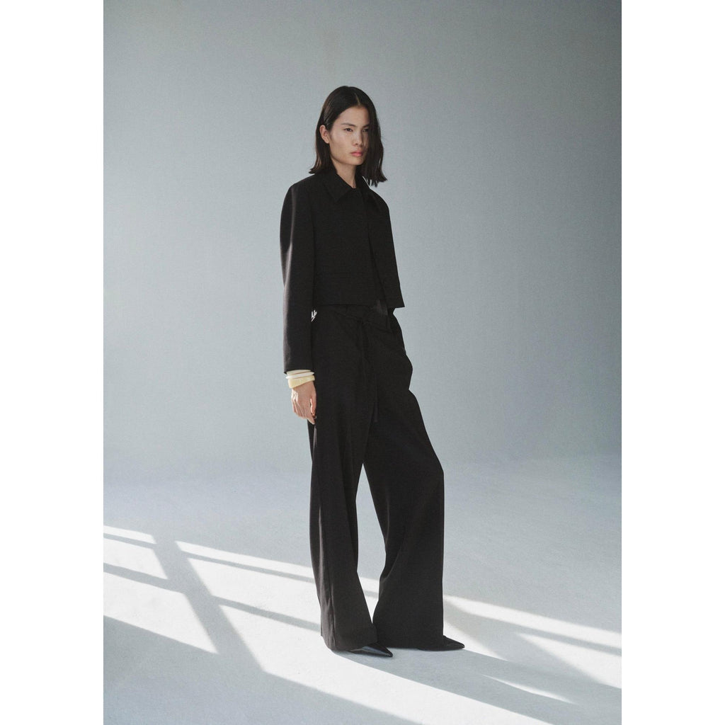 Pantalón de traje recto con nudo