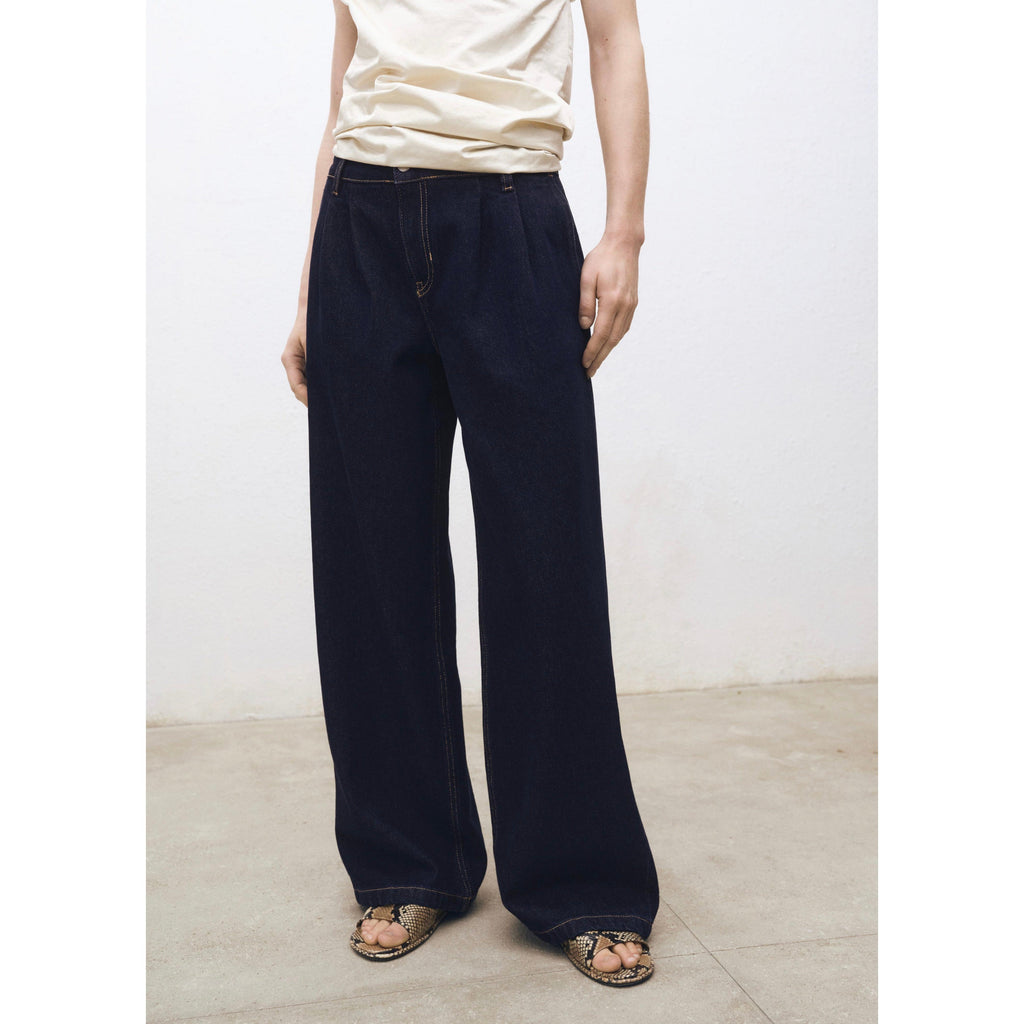 Wide-Leg Pleated Rinse-Wash Jeans
