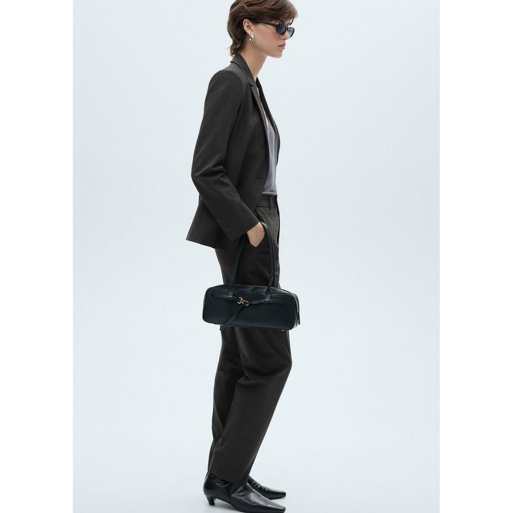 mango-woman-87050451-96