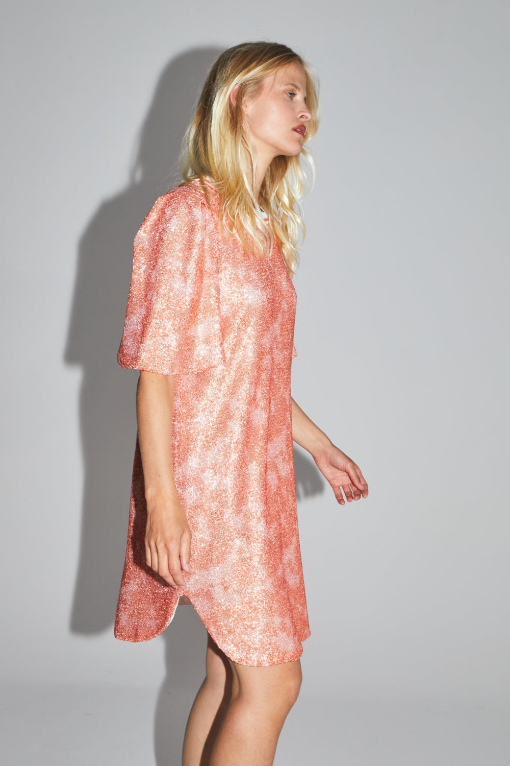 Vestido Corto Alix Con Lentejuelas Naranjas Fabricado En Italia - Naranja
