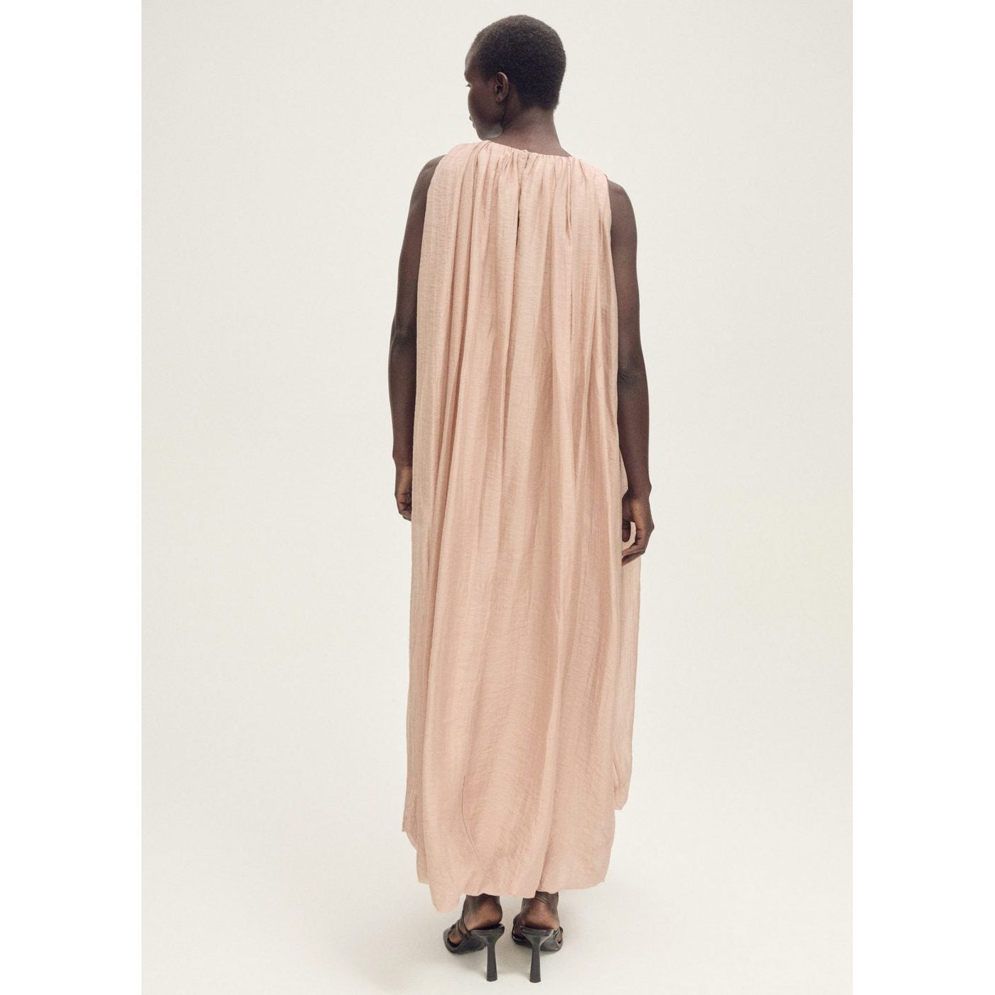 Robe Froncée Bas Bouffant