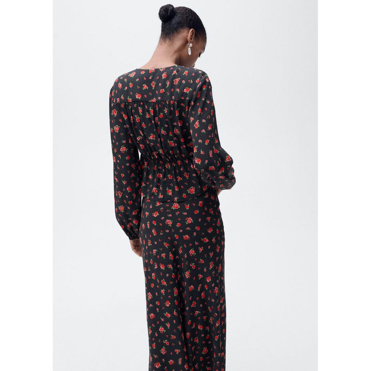 Blusa De Flores Con Volantes
