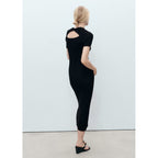 Robe Midi Côtelée Avec Ouverture Au Décolleté