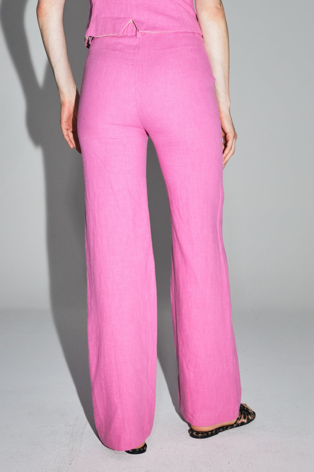 The Yves Trousers In Vibrant Pink Linen Made In Italy
