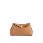 Bolso Toteme T-Lock Grained-Leather Clutch
