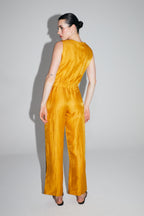 El mono Elia de lino ocre brillante Made In Italy