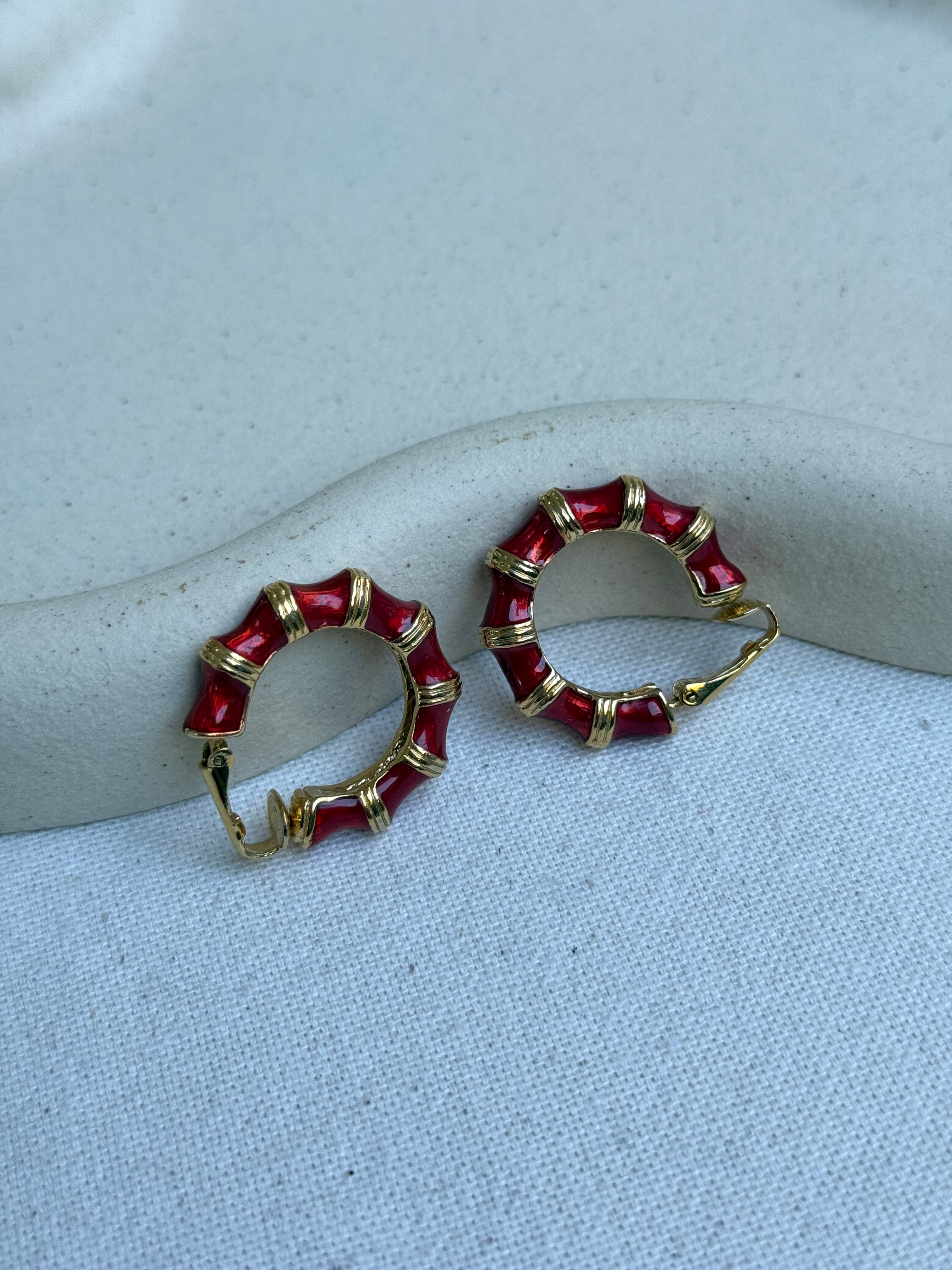 Boucles D’Oreilles Kenneth Jay Lane Vintage - Créoles Effet Bambou Rouge Et Doré
