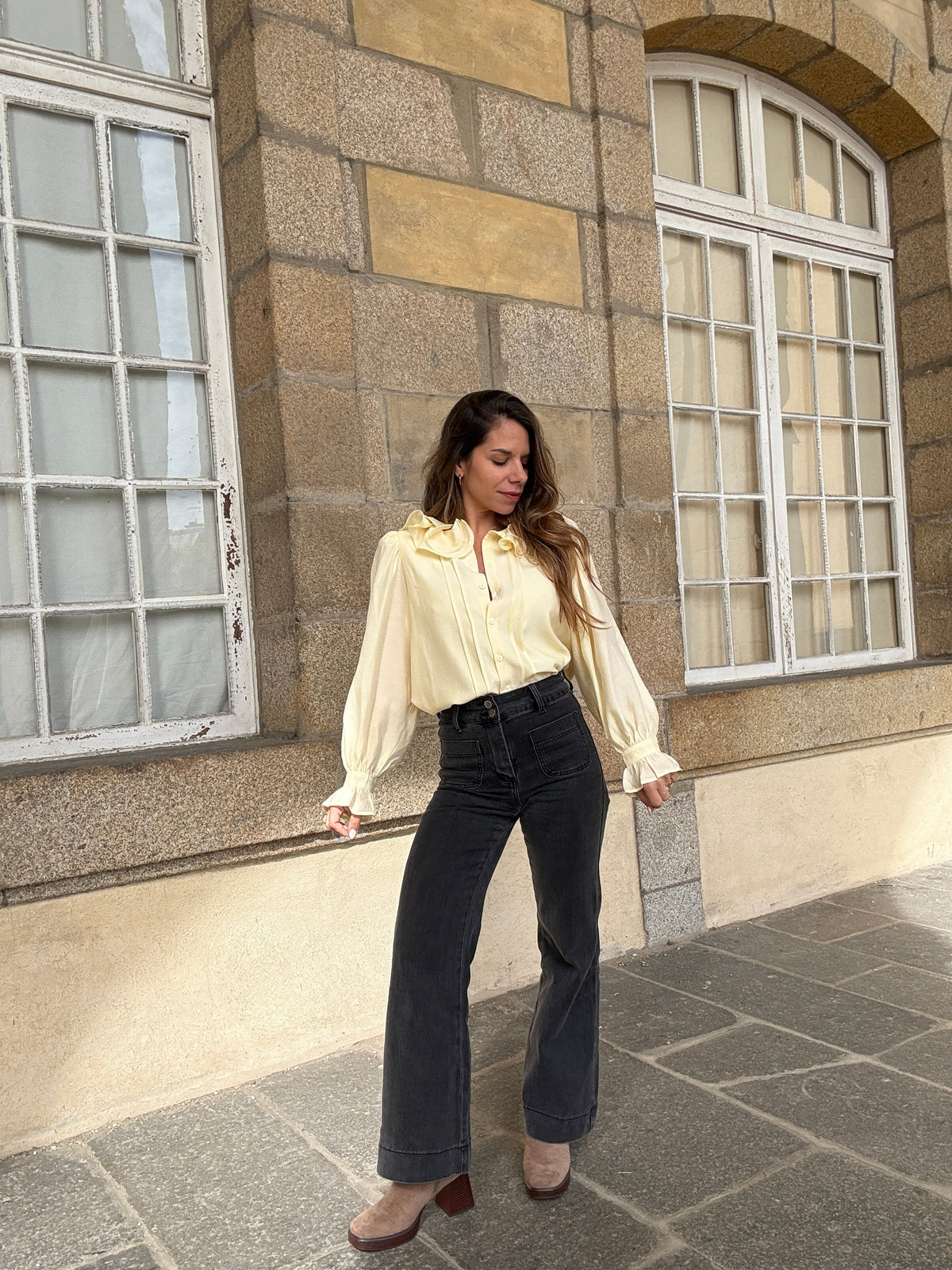 Brune light yellow blouse
