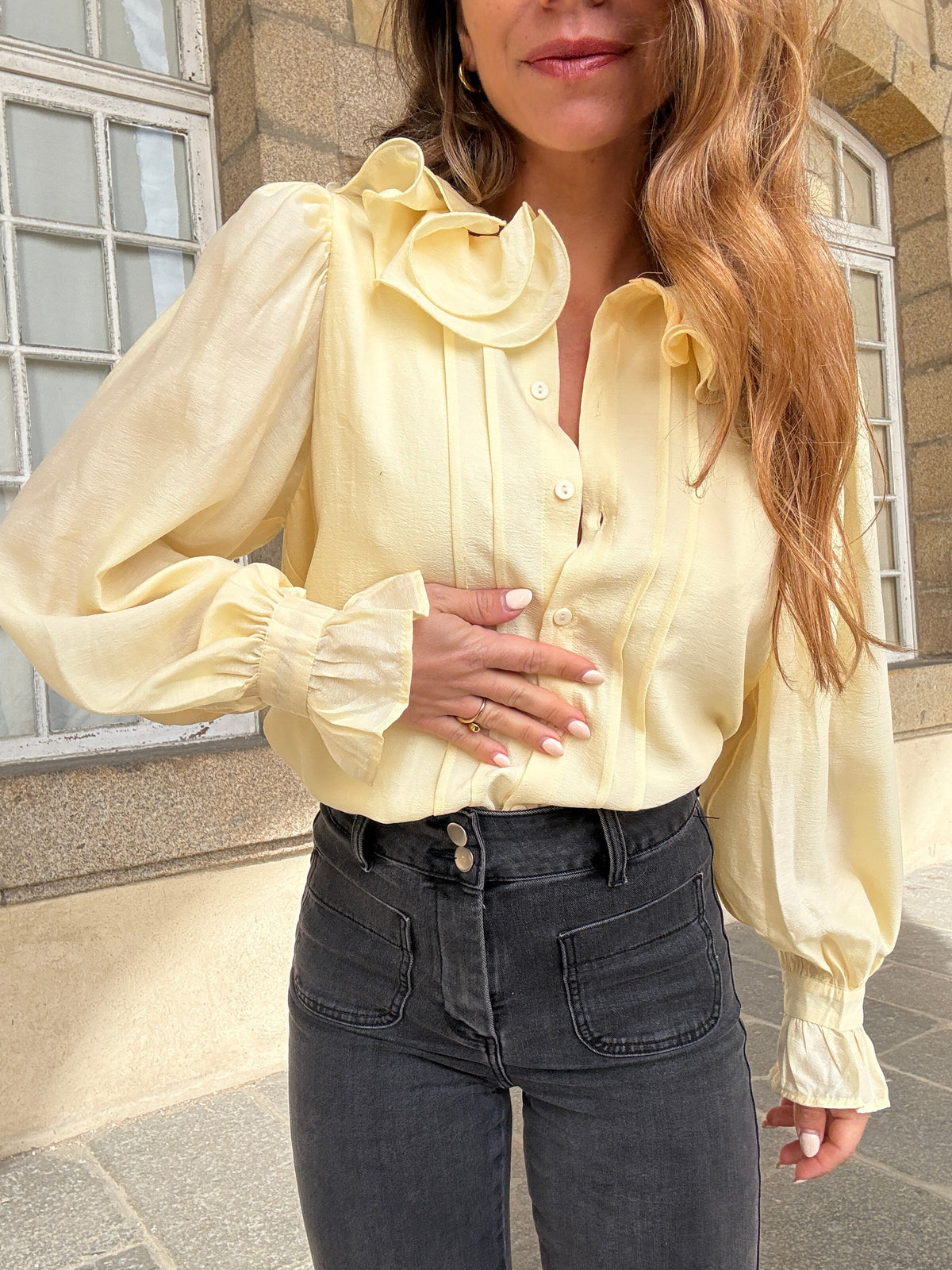 Brune light yellow blouse