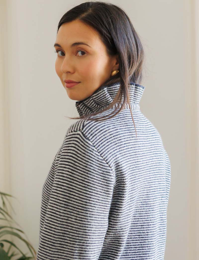 Gestreifte Strickjacke in Marine Ekai
