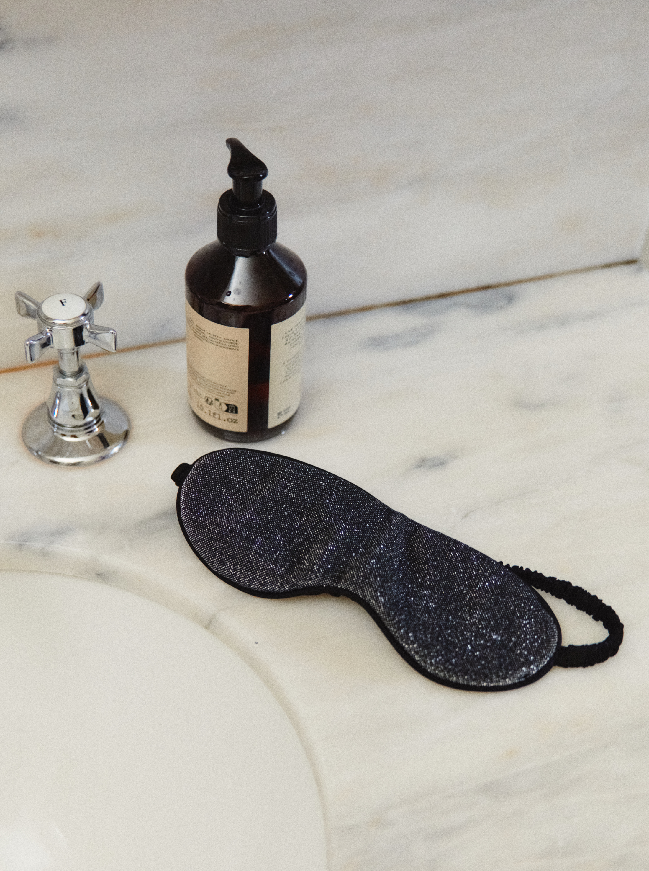 Mascarilla nocturna con purpurina plateada