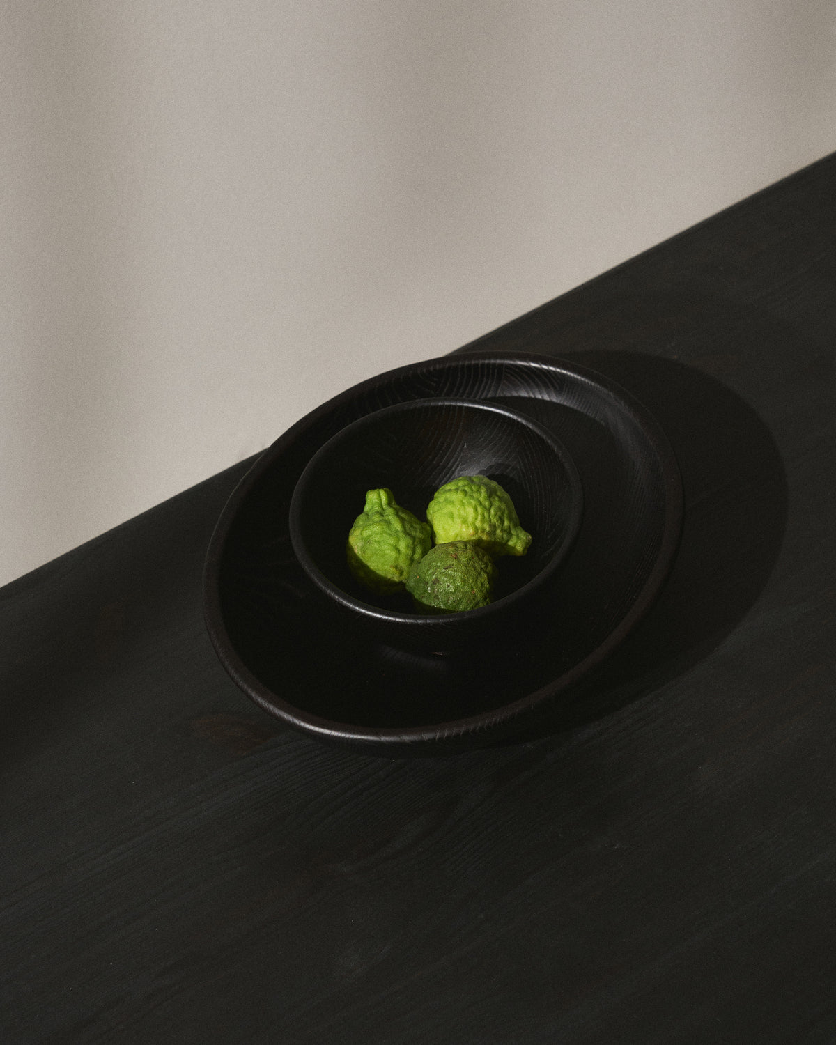 Out Of Lines Kitchen & Table - Kom - XS - Gecarboniseerd Essenhout - Zwart
