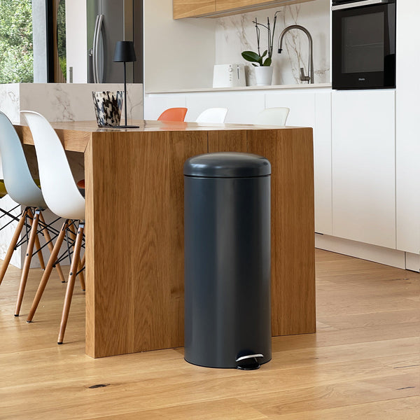 Papelera cilíndrica de cocina con pedal Basic chic 30L URBAN Gris mate de acero inoxidable con cubo