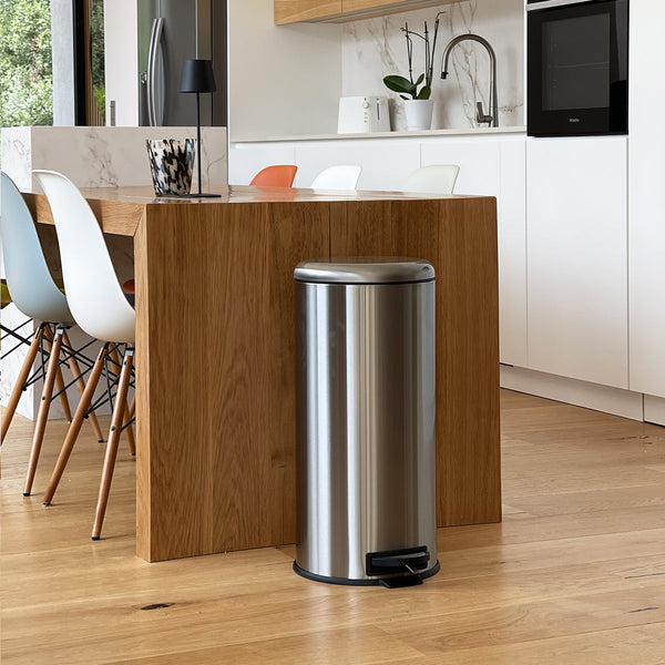 Cubo de basura de cocina con pedal básico de acero inoxidable cepillado URBAN 30L con cubo con tapa curva