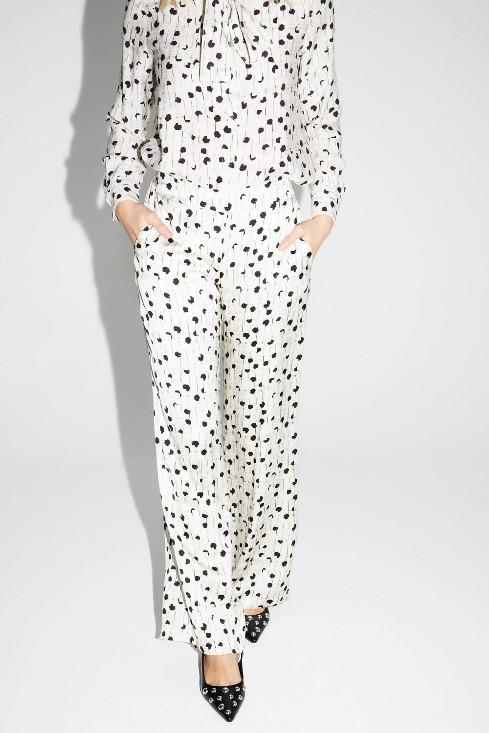 Pantalón Charlie Estampado Lunares Gráficos Fabricado En Italia - Gris