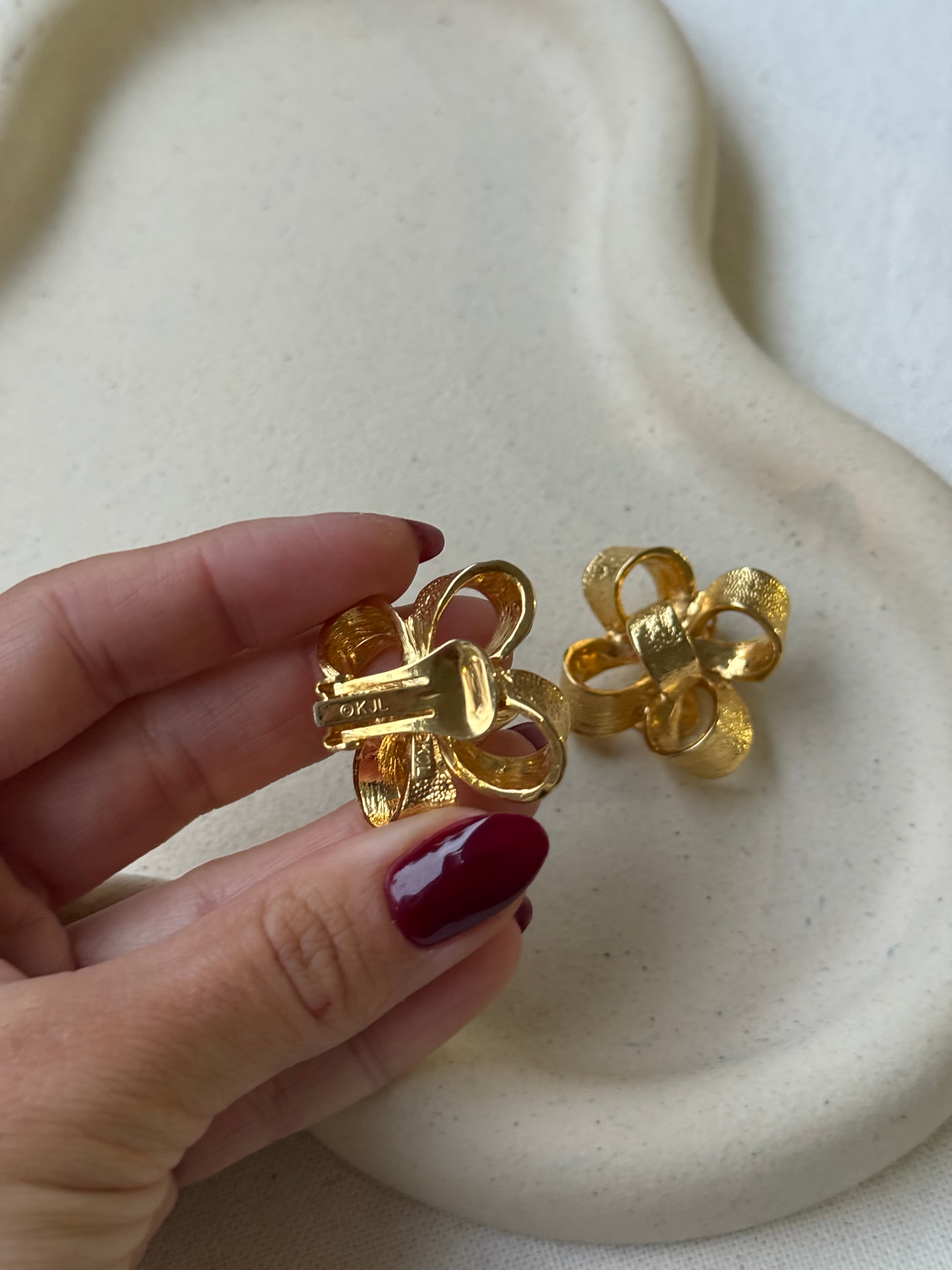 Boucles D’Oreilles Kenneth Jay Lane Vintage - Noeuds Dorés Texturés
