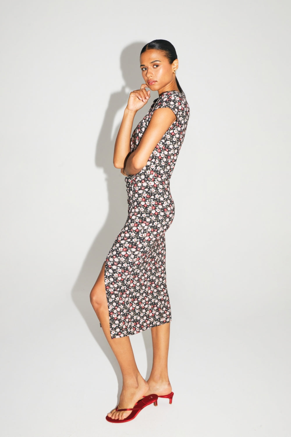 Vestido con estampado gitano floral rojo y rosa de Diane hecho en Italia