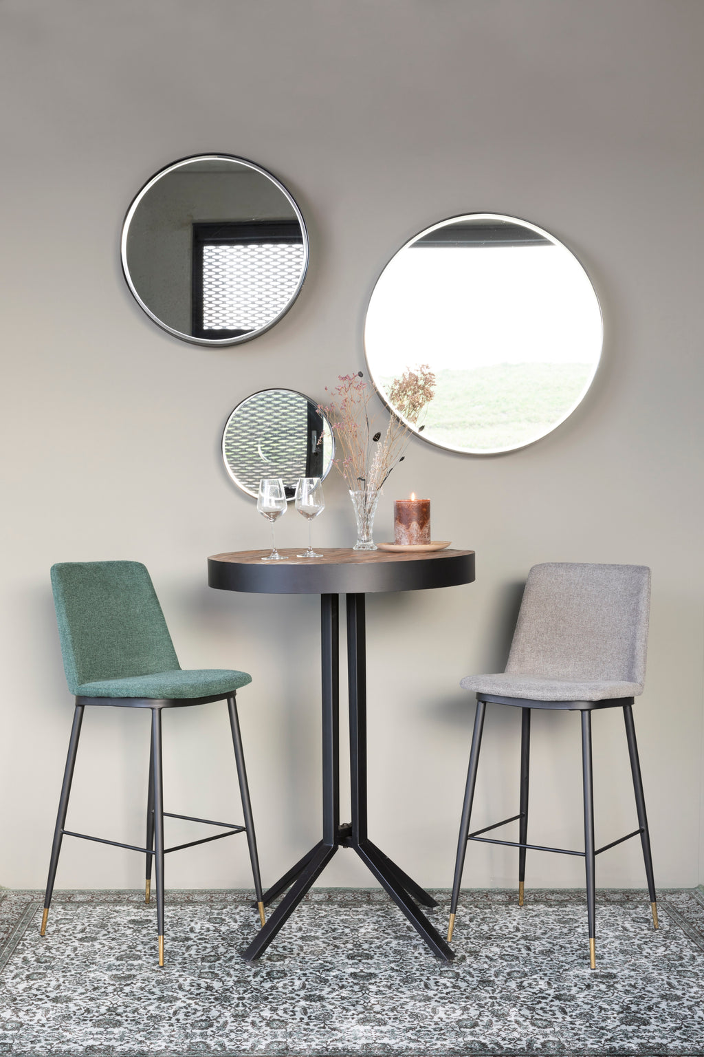 Medium Raj - Mirror - Steel - Black