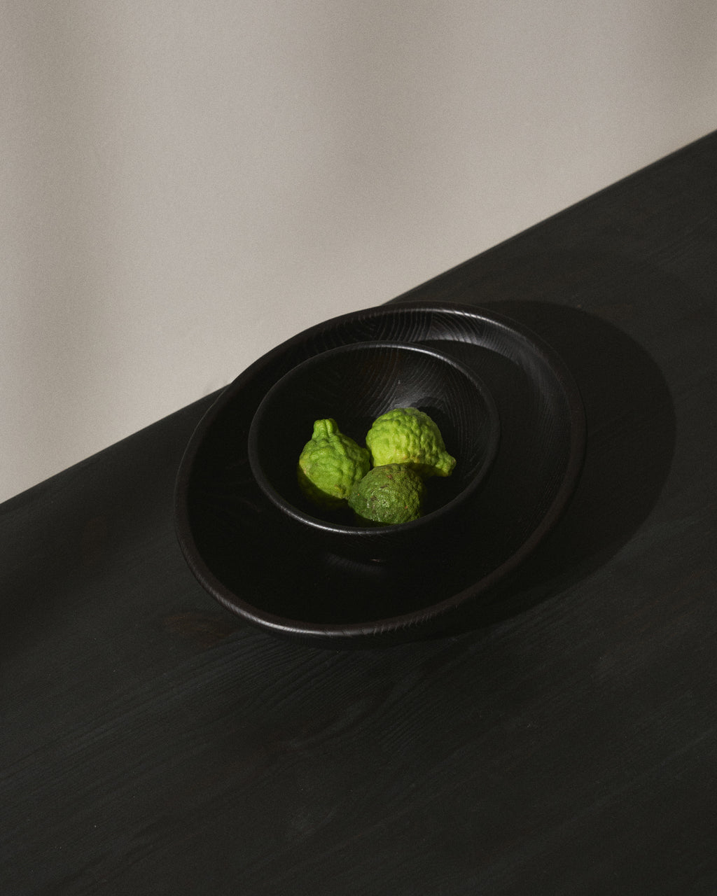 Out Of Lines Kitchen & Table - Kom - XS - Gecarboniseerd Essenhout - Zwart