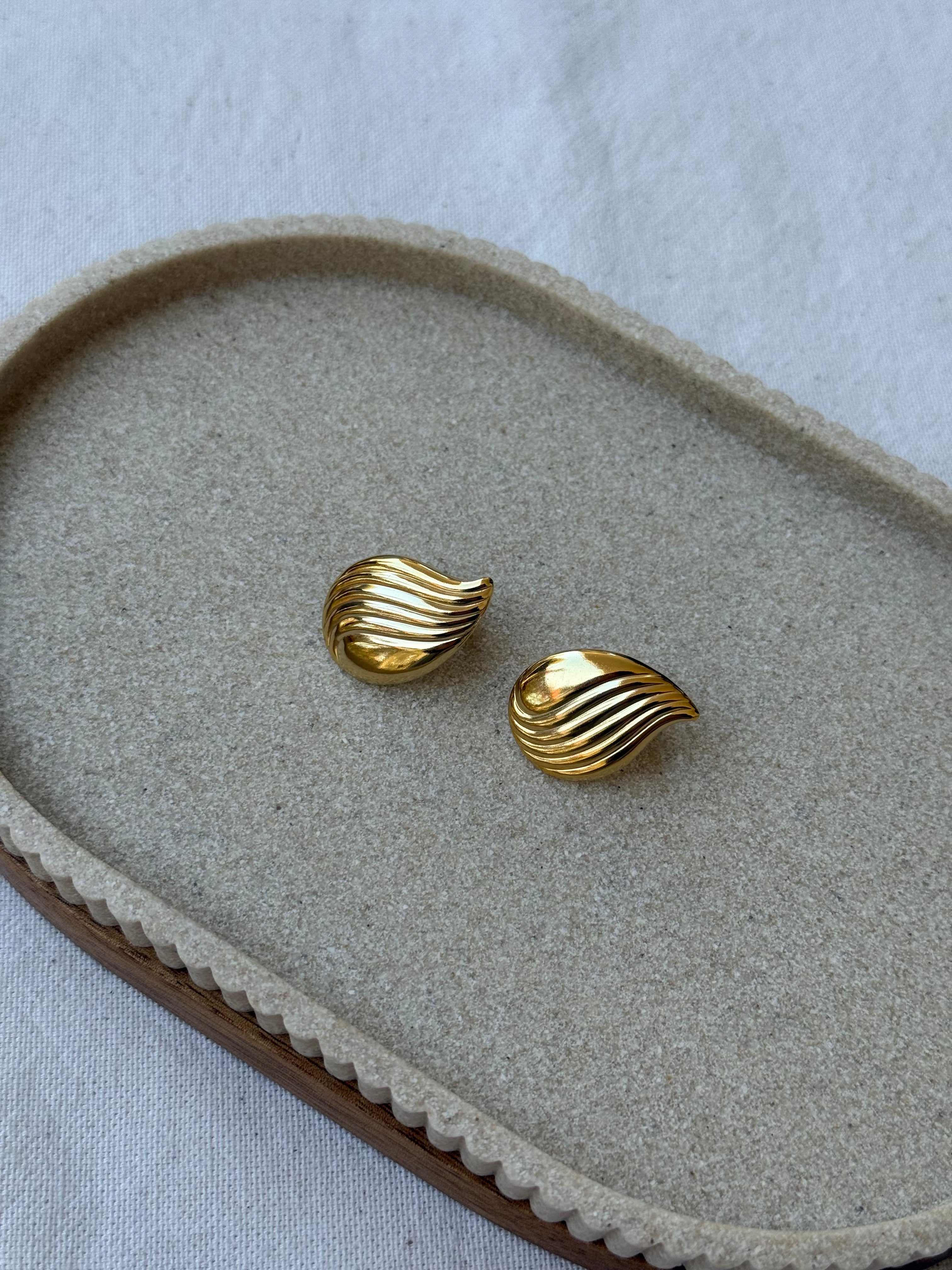 Boucles D’Oreilles Napier Vintage - Gouttes Sculptées Dorées