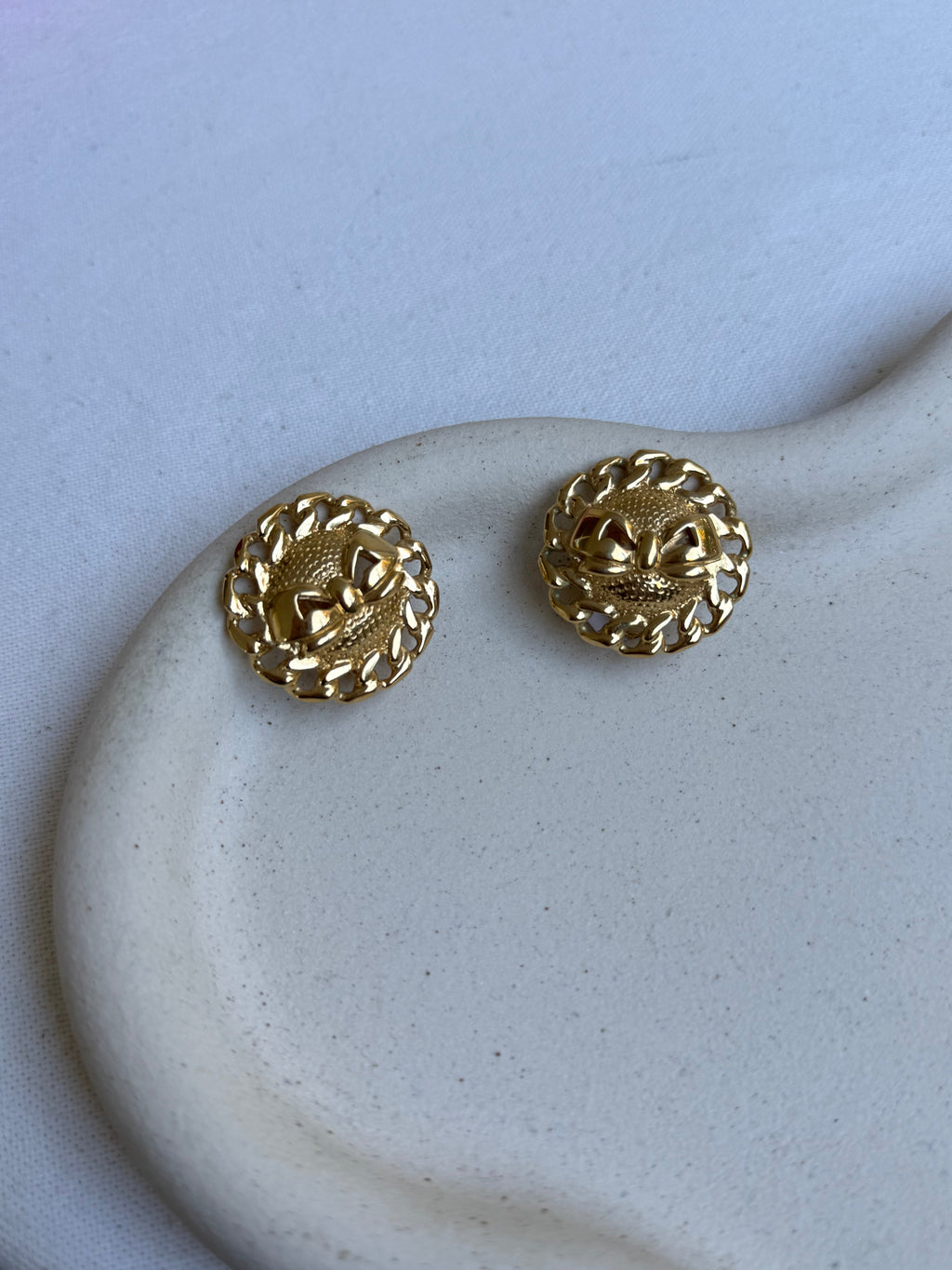 Boucles D’Oreilles Nina Ricci Vintage - Dorées Avec Noeud Central