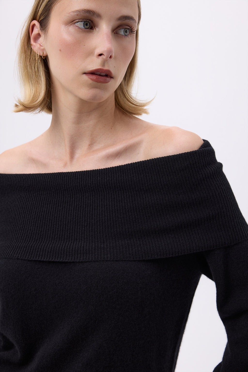 Pullover mit Bardot-Ausschnitt und freien Schultern F Abys – Schwarz – Damen