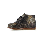 Pom d'Api – Clotaire Sl - Agnan Bottine - Noir, hoher Schuh für Kinder, Leopardenmuster in Schwarz und Gold, Profilansicht