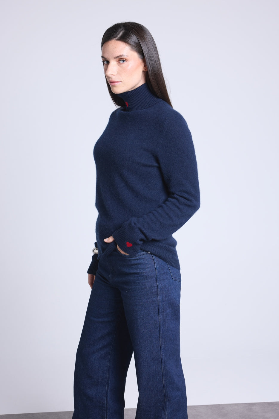 Jersey de cuello alto Anny con bordado de corazón - Azul marino rojo - Mujer