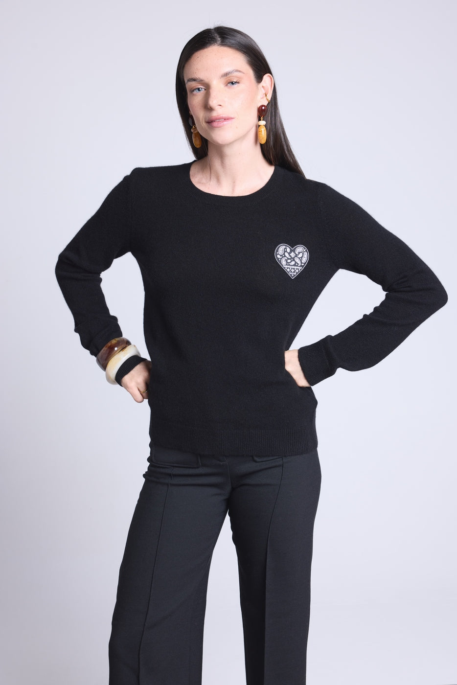 Jersey de cuello redondo con corazón bordado Anubis - Negro bandana negro blanco - Mujer
