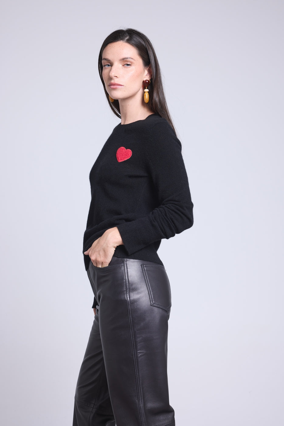 Jersey de cuello redondo con corazón de pompón Anubis - Negro rojo - Mujer